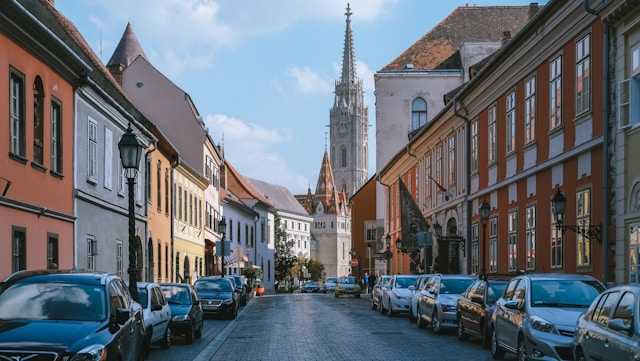 Rivermate | How to Hire Independent Contractors in Hungary in 2025