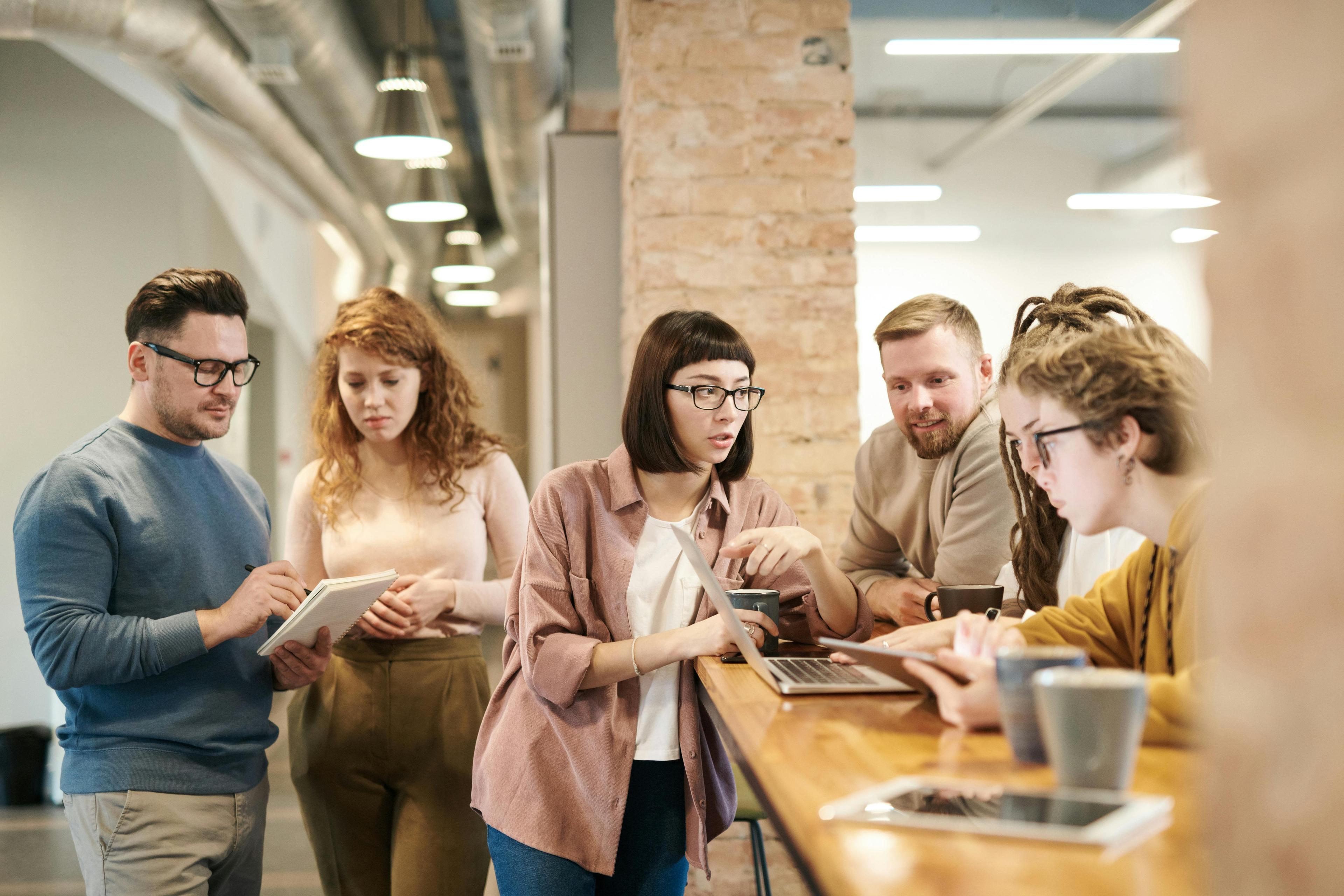 Rivermate | Empleo a tiempo completo vs. empleo a tiempo parcial: Cómo funciona para equipos remotos