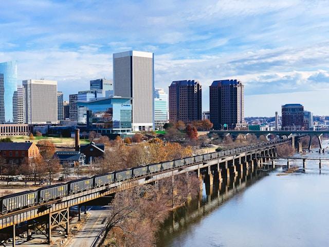 Rivermate | Hoe werknemers te werven in Virginia - Een gids voor werkgevers