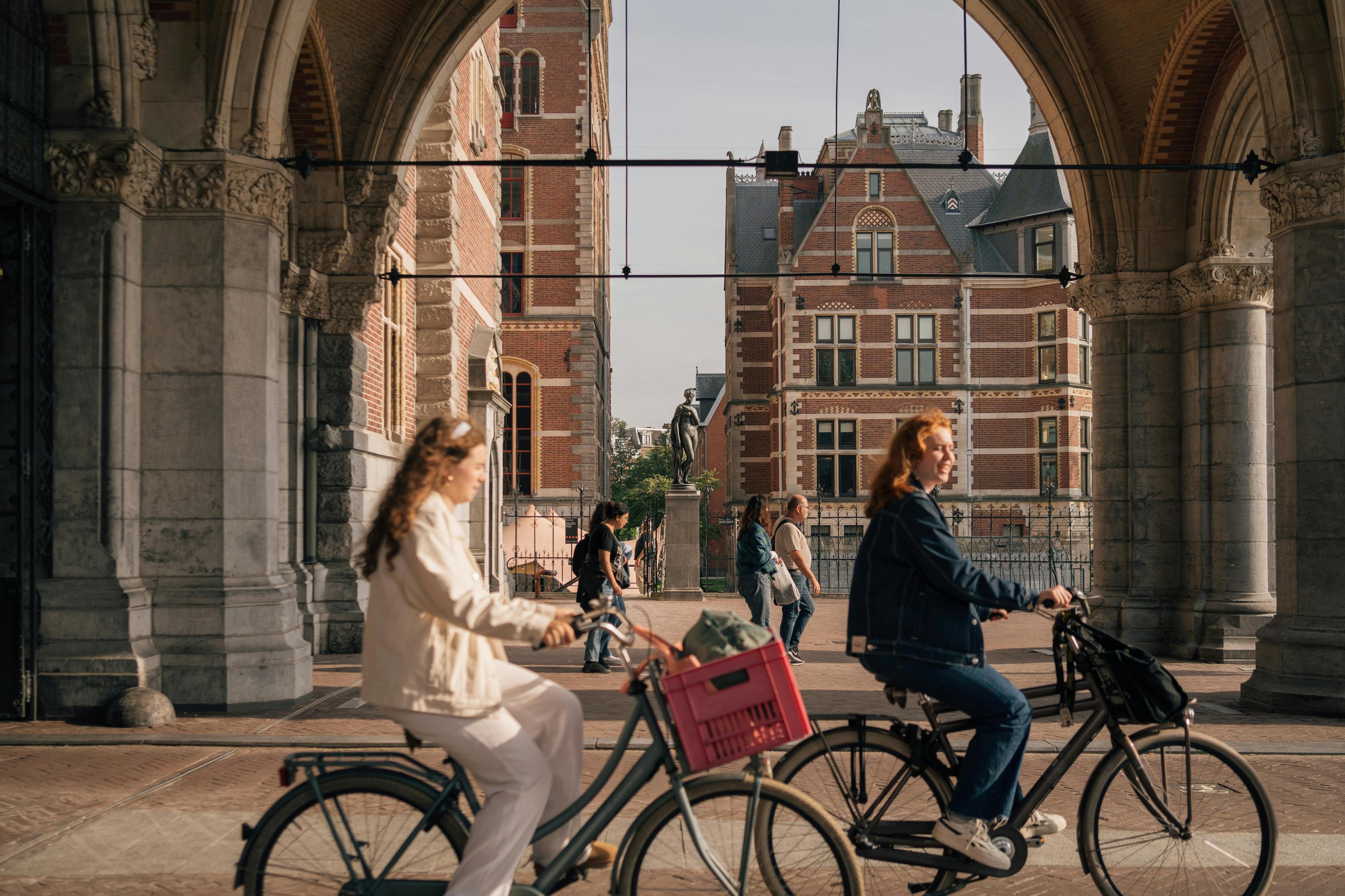 Rivermate | Nederlandse Visa's en Werkvergunningen in 2025: De Volledige Gids