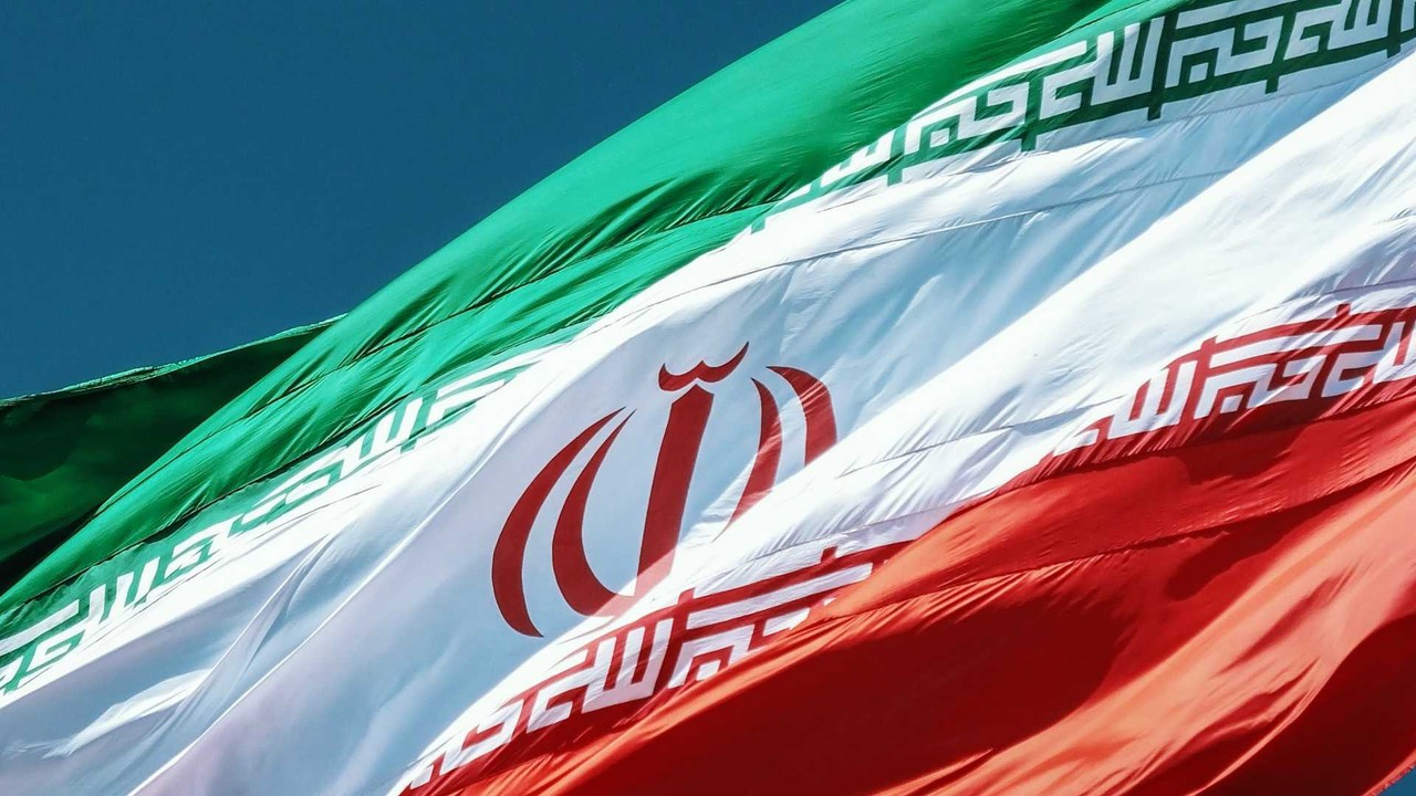 Iran cultural workplace considerations - Professional landscape and employment guidance