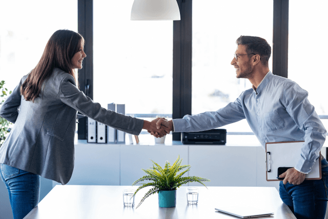 Rivermate | The Pros and Cons of an Employer of Record (EOR)